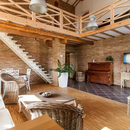 Tatil Evi Auf Zwei Etagen, Mit Garten Und Ueberdachtem Grillplatz